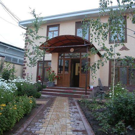Medi Guest House Ош Экстерьер фото